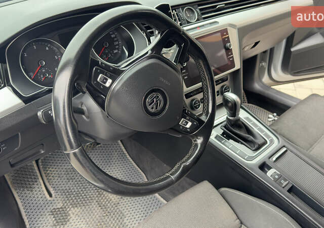 Серый Фольксваген Пассат, объемом двигателя 1.97 л и пробегом 299 тыс. км за 16750 $, фото 12 на Automoto.ua