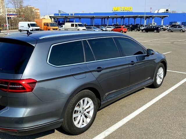 Серый Фольксваген Пассат, объемом двигателя 1.6 л и пробегом 297 тыс. км за 14190 $, фото 3 на Automoto.ua