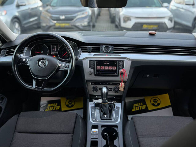 Серый Фольксваген Пассат, объемом двигателя 1.6 л и пробегом 283 тыс. км за 15300 $, фото 14 на Automoto.ua