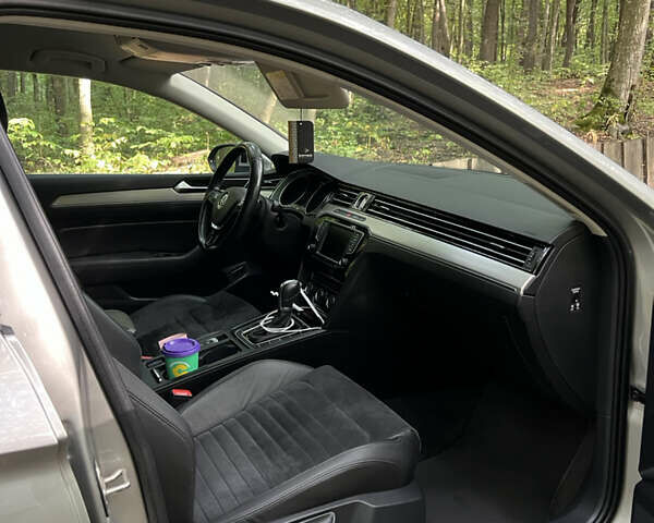 Серый Фольксваген Пассат, объемом двигателя 1.97 л и пробегом 270 тыс. км за 18000 $, фото 9 на Automoto.ua