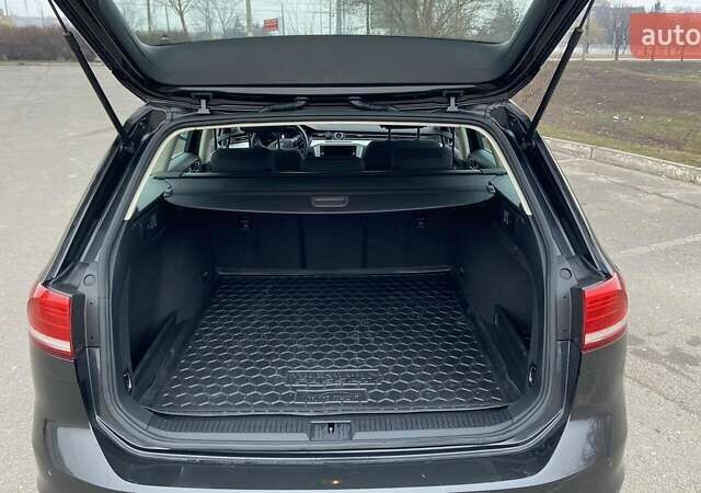 Серый Фольксваген Пассат, объемом двигателя 1.6 л и пробегом 186 тыс. км за 16500 $, фото 10 на Automoto.ua