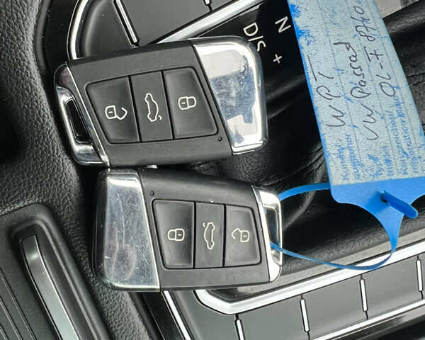 Серый Фольксваген Пассат, объемом двигателя 1.97 л и пробегом 270 тыс. км за 18000 $, фото 19 на Automoto.ua