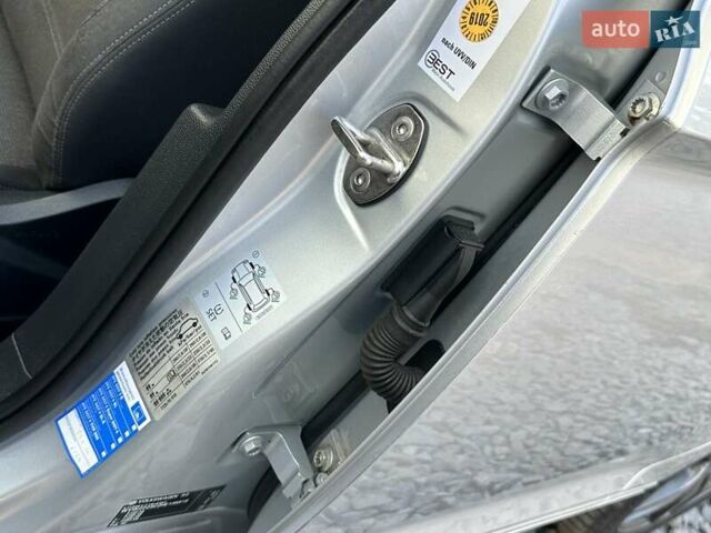 Серый Фольксваген Пассат, объемом двигателя 2 л и пробегом 269 тыс. км за 15850 $, фото 42 на Automoto.ua