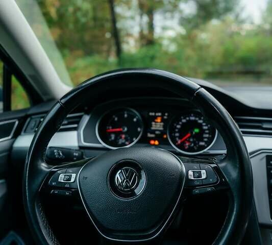 Сірий Фольксваген Пассат, об'ємом двигуна 1.97 л та пробігом 242 тис. км за 17500 $, фото 1 на Automoto.ua