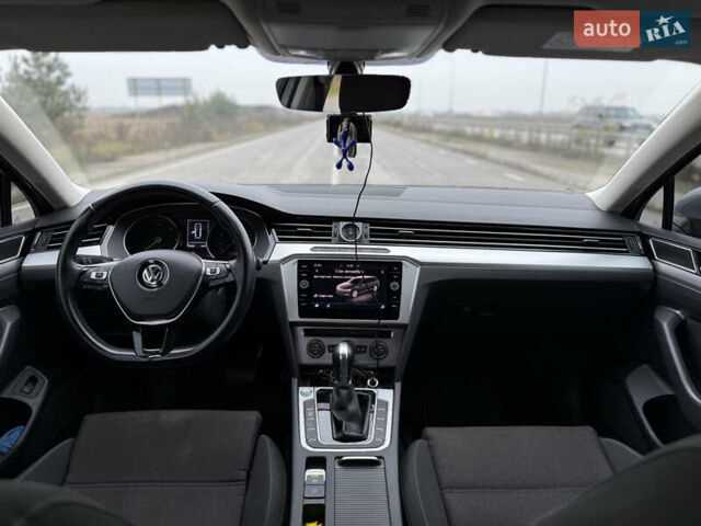 Серый Фольксваген Пассат, объемом двигателя 1.6 л и пробегом 251 тыс. км за 14800 $, фото 44 на Automoto.ua