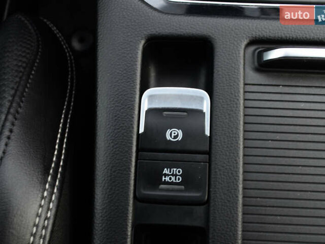 Серый Фольксваген Пассат, объемом двигателя 1.97 л и пробегом 281 тыс. км за 18200 $, фото 27 на Automoto.ua