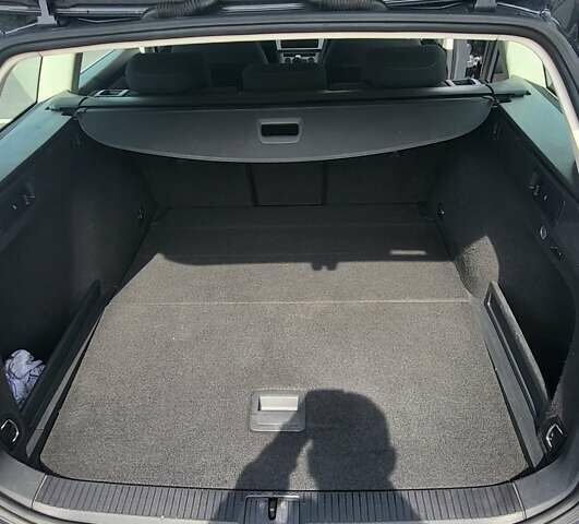 Серый Фольксваген Пассат, объемом двигателя 1.97 л и пробегом 265 тыс. км за 13500 $, фото 27 на Automoto.ua