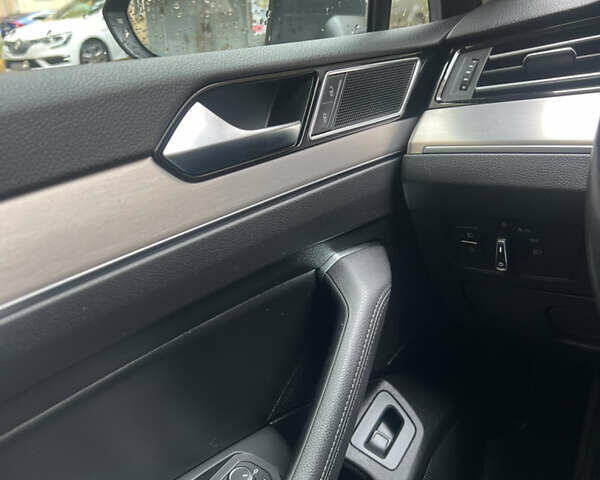 Сірий Фольксваген Пассат, об'ємом двигуна 1.97 л та пробігом 213 тис. км за 17700 $, фото 11 на Automoto.ua