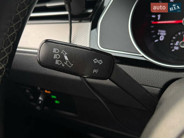 Серый Фольксваген Пассат, объемом двигателя 1.97 л и пробегом 222 тыс. км за 16990 $, фото 17 на Automoto.ua