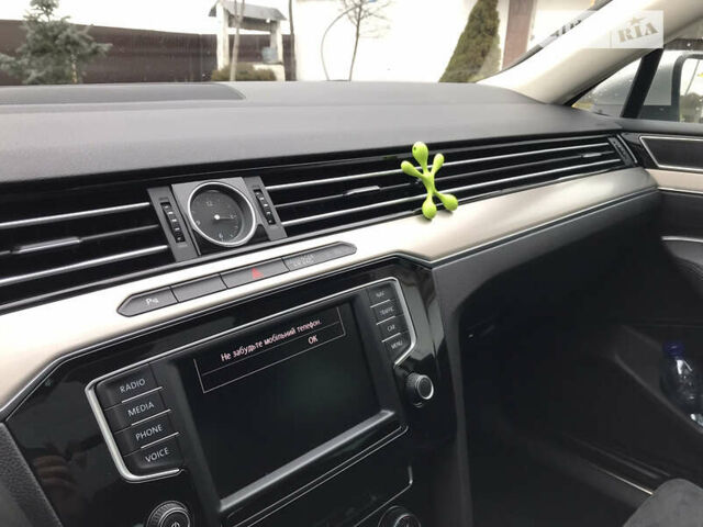 Серый Фольксваген Пассат, объемом двигателя 1.6 л и пробегом 195 тыс. км за 17000 $, фото 7 на Automoto.ua