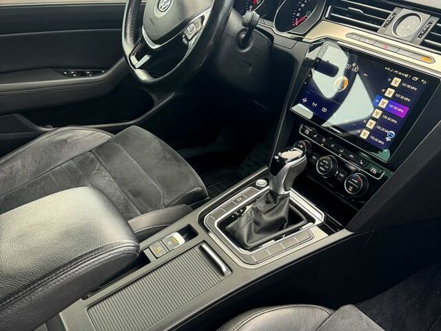 Серый Фольксваген Пассат, объемом двигателя 2 л и пробегом 210 тыс. км за 17200 $, фото 5 на Automoto.ua