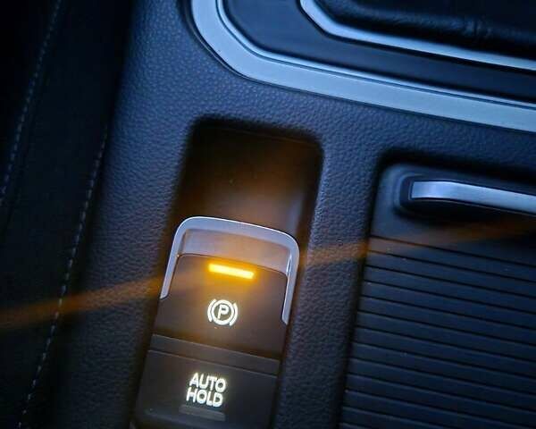 Серый Фольксваген Пассат, объемом двигателя 1.6 л и пробегом 249 тыс. км за 13499 $, фото 40 на Automoto.ua