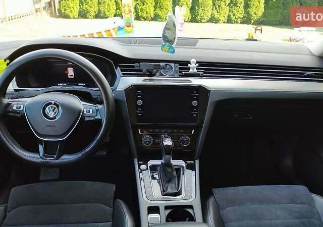 Серый Фольксваген Пассат, объемом двигателя 1.9 л и пробегом 177 тыс. км за 18700 $, фото 33 на Automoto.ua