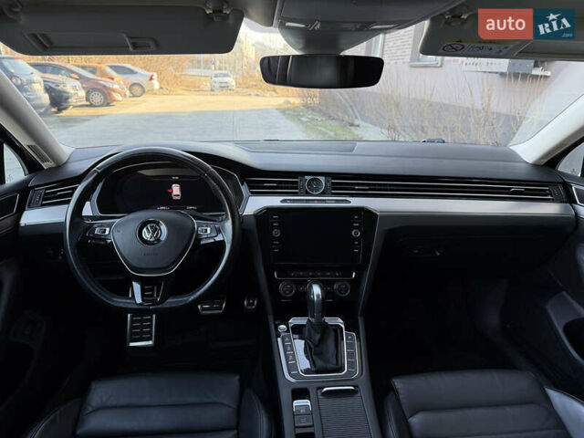 Серый Фольксваген Пассат, объемом двигателя 2 л и пробегом 270 тыс. км за 18600 $, фото 15 на Automoto.ua