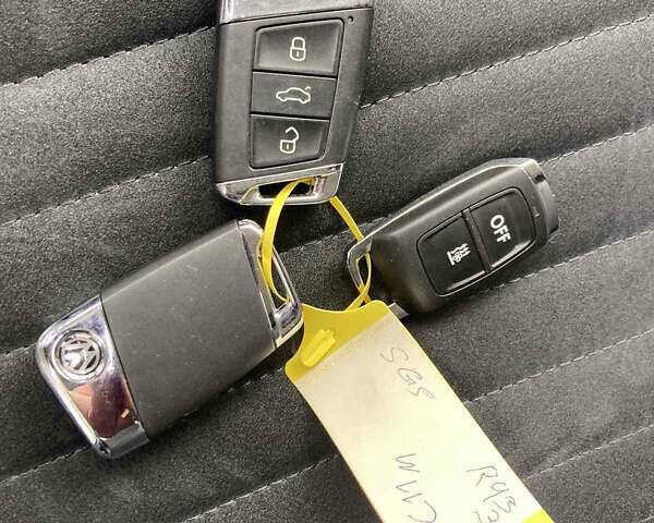 Серый Фольксваген Пассат, объемом двигателя 1.97 л и пробегом 180 тыс. км за 20500 $, фото 55 на Automoto.ua