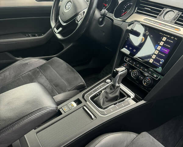 Серый Фольксваген Пассат, объемом двигателя 1.97 л и пробегом 210 тыс. км за 16000 $, фото 22 на Automoto.ua