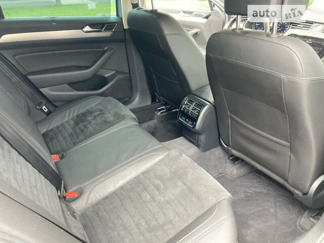 Серый Фольксваген Пассат, объемом двигателя 1.97 л и пробегом 180 тыс. км за 20500 $, фото 16 на Automoto.ua