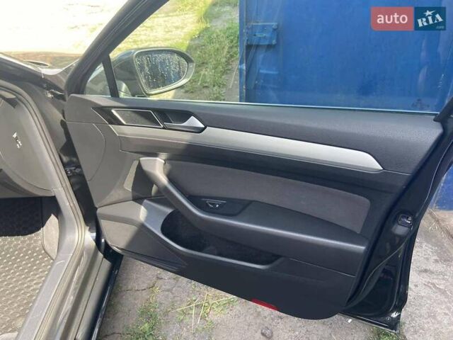 Серый Фольксваген Пассат, объемом двигателя 1.6 л и пробегом 186 тыс. км за 16500 $, фото 31 на Automoto.ua