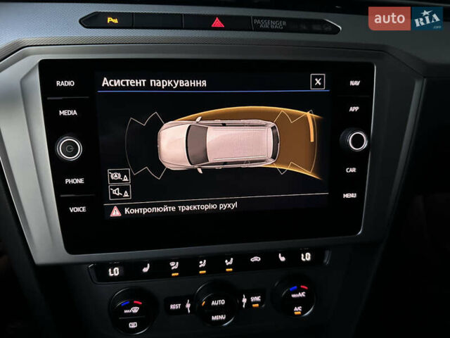 Серый Фольксваген Пассат, объемом двигателя 1.6 л и пробегом 275 тыс. км за 14250 $, фото 50 на Automoto.ua
