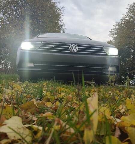 Серый Фольксваген Пассат, объемом двигателя 2 л и пробегом 300 тыс. км за 16600 $, фото 3 на Automoto.ua