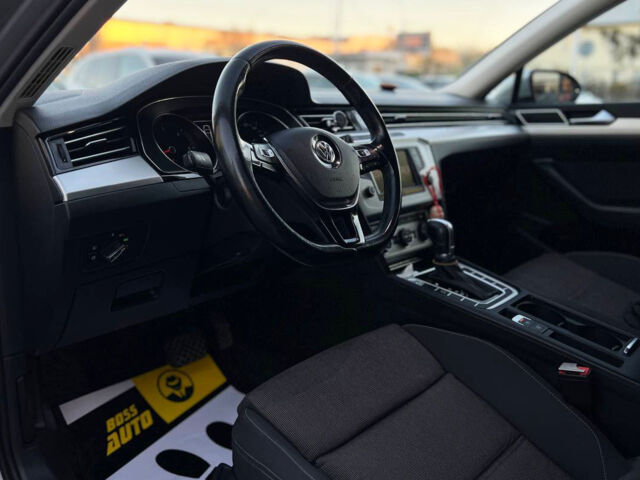 Серый Фольксваген Пассат, объемом двигателя 1.6 л и пробегом 283 тыс. км за 15300 $, фото 9 на Automoto.ua