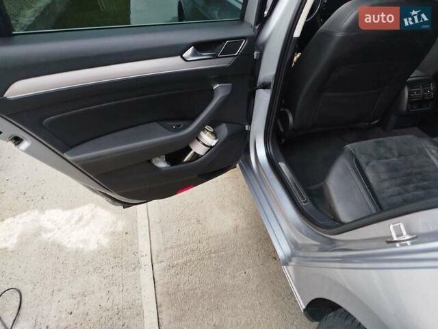 Серый Фольксваген Пассат, объемом двигателя 2 л и пробегом 263 тыс. км за 19000 $, фото 21 на Automoto.ua