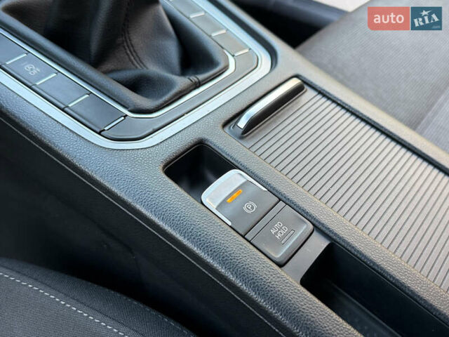 Серый Фольксваген Пассат, объемом двигателя 2 л и пробегом 228 тыс. км за 13950 $, фото 30 на Automoto.ua