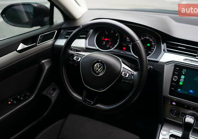 Серый Фольксваген Пассат, объемом двигателя 1.6 л и пробегом 270 тыс. км за 15300 $, фото 28 на Automoto.ua