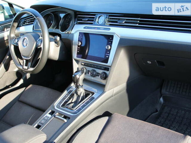 Серый Фольксваген Пассат, объемом двигателя 1.97 л и пробегом 276 тыс. км за 16000 $, фото 25 на Automoto.ua