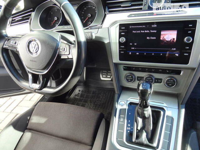 Серый Фольксваген Пассат, объемом двигателя 1.97 л и пробегом 276 тыс. км за 16000 $, фото 26 на Automoto.ua