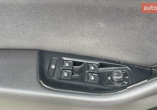 Серый Фольксваген Пассат, объемом двигателя 1.97 л и пробегом 299 тыс. км за 16750 $, фото 13 на Automoto.ua