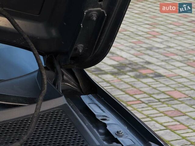 Серый Фольксваген Пассат, объемом двигателя 2 л и пробегом 199 тыс. км за 21499 $, фото 91 на Automoto.ua