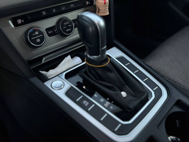 Серый Фольксваген Пассат, объемом двигателя 1.6 л и пробегом 283 тыс. км за 15300 $, фото 13 на Automoto.ua