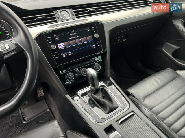 Серый Фольксваген Пассат, объемом двигателя 2 л и пробегом 280 тыс. км за 15500 $, фото 33 на Automoto.ua