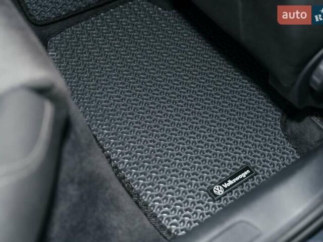 Сірий Фольксваген Пассат, об'ємом двигуна 1.97 л та пробігом 242 тис. км за 17500 $, фото 14 на Automoto.ua