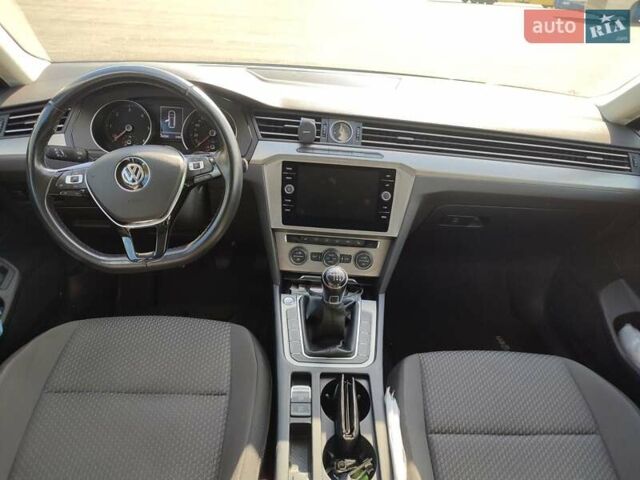 Сірий Фольксваген Пассат, об'ємом двигуна 2 л та пробігом 263 тис. км за 15500 $, фото 3 на Automoto.ua