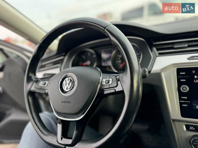 Серый Фольксваген Пассат, объемом двигателя 1.97 л и пробегом 207 тыс. км за 17300 $, фото 56 на Automoto.ua