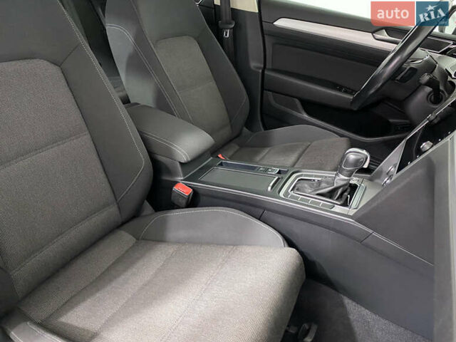 Серый Фольксваген Пассат, объемом двигателя 1.97 л и пробегом 197 тыс. км за 18950 $, фото 9 на Automoto.ua