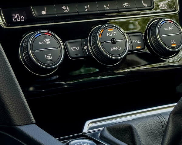 Серый Фольксваген Пассат, объемом двигателя 1.97 л и пробегом 165 тыс. км за 18900 $, фото 23 на Automoto.ua