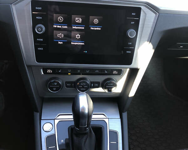 Серый Фольксваген Пассат, объемом двигателя 2 л и пробегом 160 тыс. км за 17600 $, фото 6 на Automoto.ua