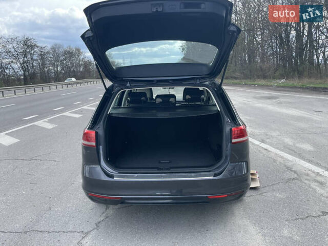 Сірий Фольксваген Пассат, об'ємом двигуна 2 л та пробігом 197 тис. км за 15999 $, фото 28 на Automoto.ua