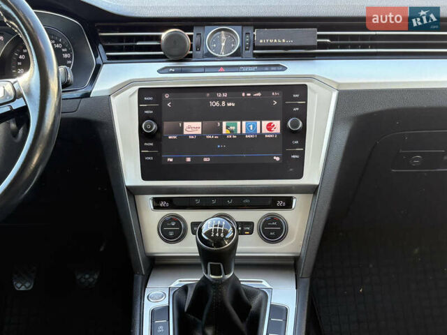 Сірий Фольксваген Пассат, об'ємом двигуна 1.97 л та пробігом 223 тис. км за 16200 $, фото 23 на Automoto.ua