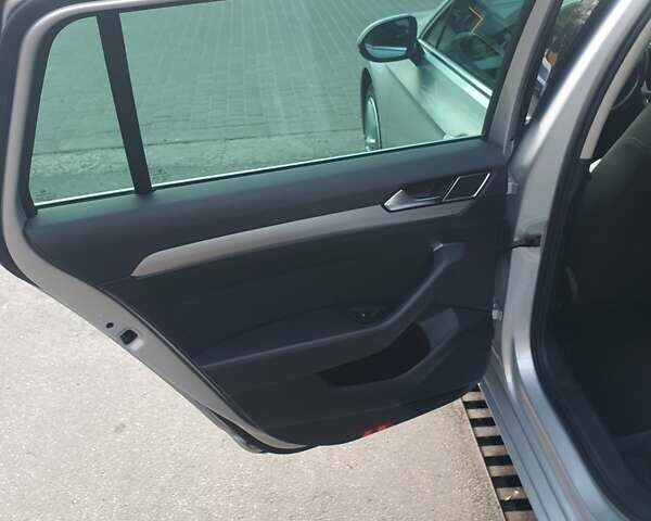 Серый Фольксваген Пассат, объемом двигателя 1.98 л и пробегом 296 тыс. км за 16000 $, фото 7 на Automoto.ua