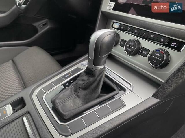 Серый Фольксваген Пассат, объемом двигателя 2 л и пробегом 241 тыс. км за 16900 $, фото 18 на Automoto.ua