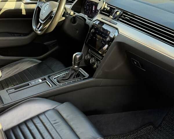 Фольксваген Пассат 2018 в Киеве на Automoto.ua Серый Фольксваген Пассат, объемом двигателя 1.97 л и пробегом 287 тыс. км за 19300 $, фото 26 на Automoto.ua