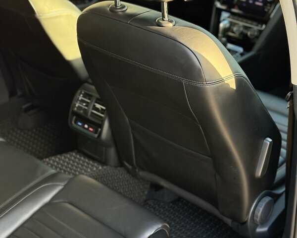 Фольксваген Пассат 2018 в Киеве на Automoto.ua Серый Фольксваген Пассат, объемом двигателя 1.97 л и пробегом 287 тыс. км за 19300 $, фото 28 на Automoto.ua