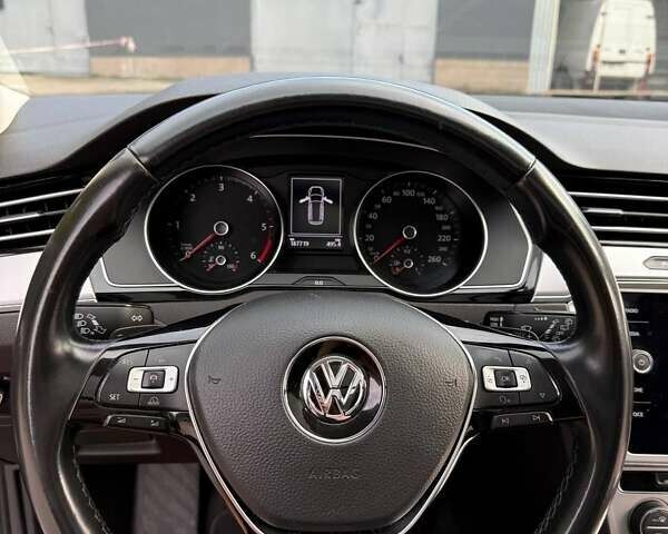 Фольксваген Пассат 2018 в Тернополе на Automoto.ua Серый Фольксваген Пассат, объемом двигателя 2 л и пробегом 195 тыс. км за 19900 $, фото 20 на Automoto.ua