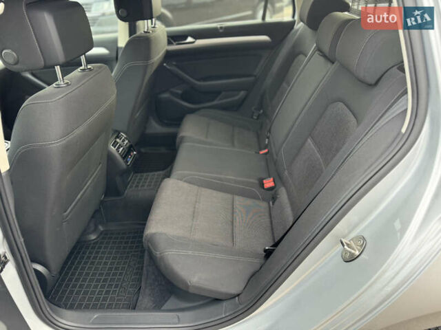 Серый Фольксваген Пассат, объемом двигателя 1.97 л и пробегом 207 тыс. км за 17300 $, фото 37 на Automoto.ua