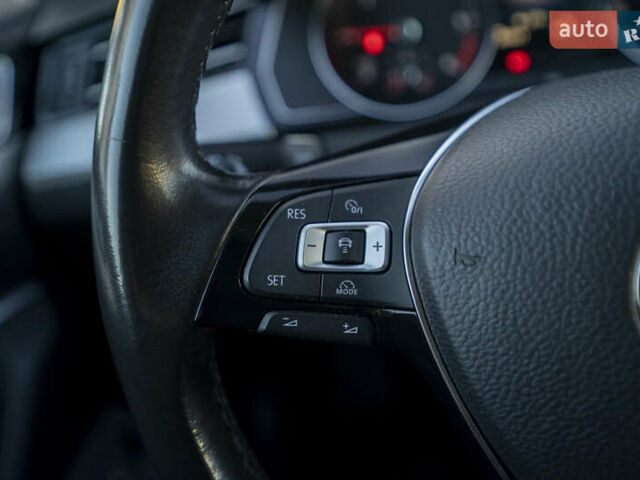 Сірий Фольксваген Пассат, об'ємом двигуна 1.6 л та пробігом 205 тис. км за 13600 $, фото 26 на Automoto.ua