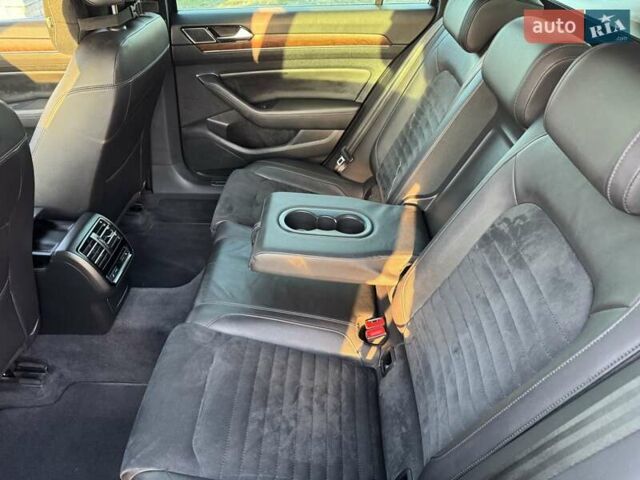 Серый Фольксваген Пассат, объемом двигателя 1.97 л и пробегом 209 тыс. км за 21600 $, фото 20 на Automoto.ua